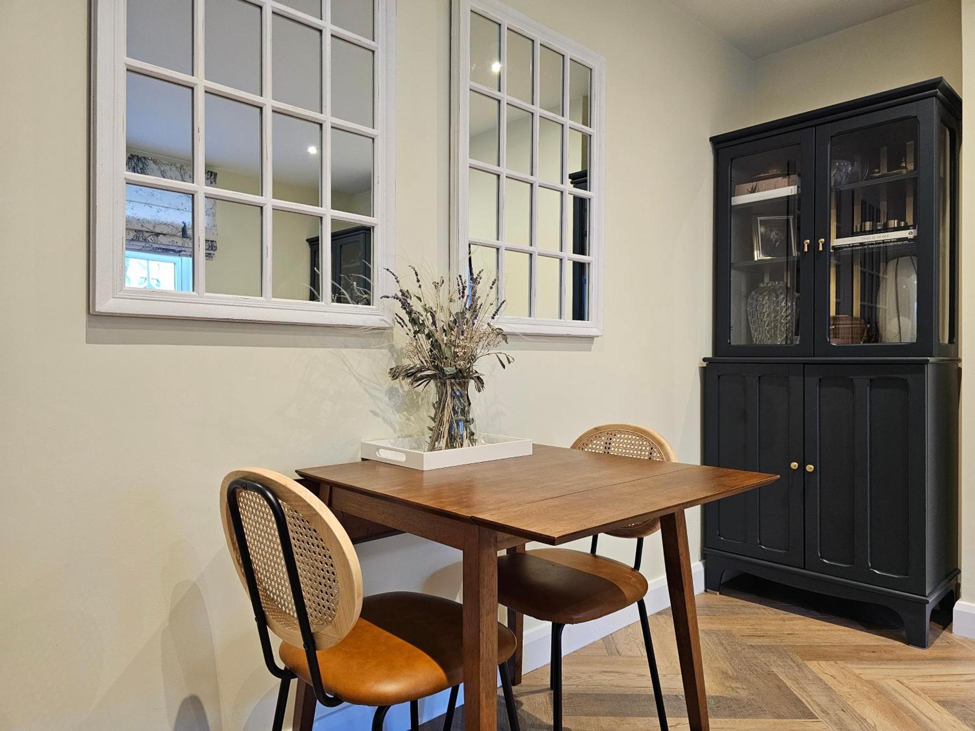 Apartment Spacious & Renovated 1-Bed Garden Flat In London *